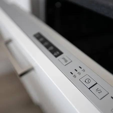 6p Newly Renovated With Unique Roof-terrace