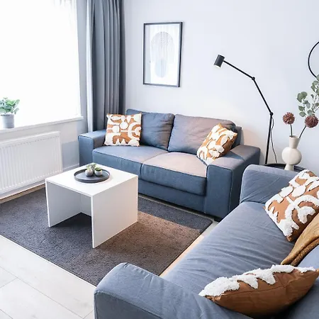 6p Newly Renovated With Unique Roof-terrace Apartment