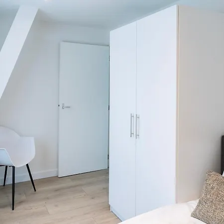 6p Newly Renovated With Unique Roof-terrace Эйндховен