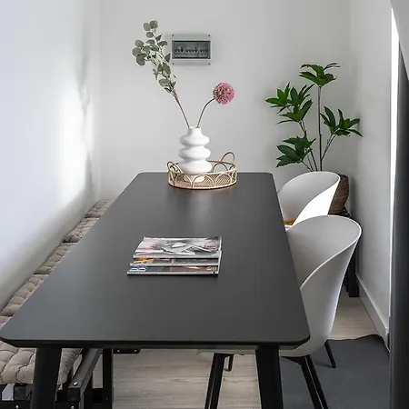 6p Newly Renovated With Unique Roof-terrace Apartament Eindhoven