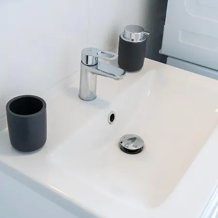 6p Newly Renovated With Unique Roof-terrace Apartament