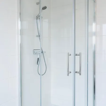 6p Newly Renovated With Unique Roof-terrace Apartment *