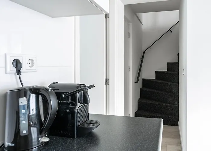 6p Newly Renovated With Unique Roof-terrace