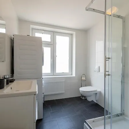 6p Newly Renovated With Unique Roof-terrace
